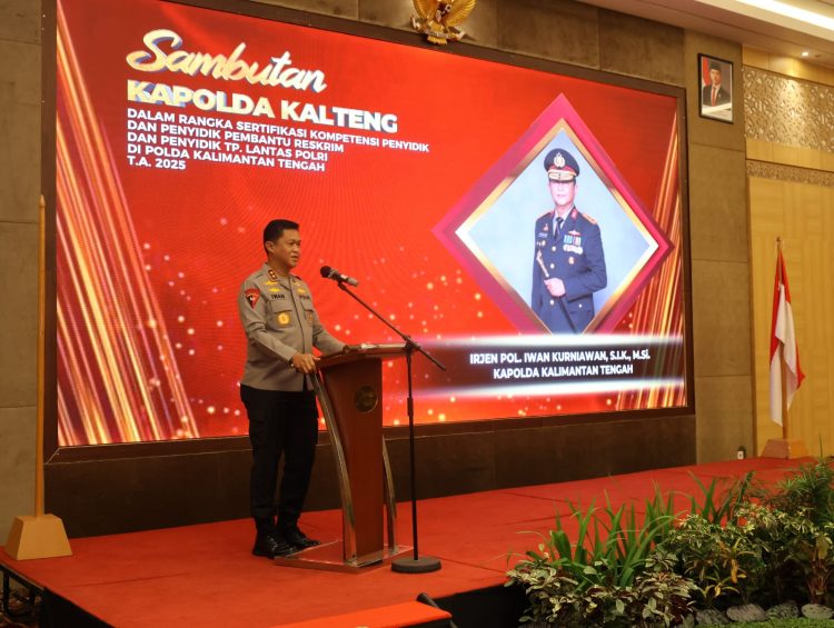 Kegiatan tersebut, dibuka oleh Kapolda Kalteng Irjen Pol Iwan Kurniawan, didampingi Wakapolda Brigjen Pol Dr. Rakhmad Setyadi, dan dihadiri Kapala Lembaga Sertifikasi Profesi (LSP) Lemdiklat Polri Kombes Pol Dr. Dhani Kristianto, sejumlah pejabat utama Polda, serta tim penguji.