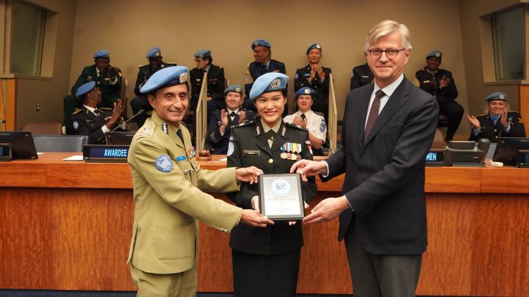 Brigadir Renita Rismayanti, S.H., anggota Divisi Hubungan Internasional (Divhubinter) Polri, berhasil meraih penghargaan bergengsi United Nations Woman Police Officer of The Year 2023 dari Perserikatan Bangsa-Bangsa (PBB). Kamis 23/10/2025.