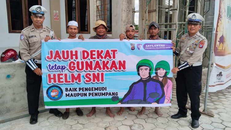 Satuan Lalu Lintas (Satlantas) Polresta Palangka Raya menggelar kegiatan “Polantas Menyapa” yang dikemas dalam bentuk edukasi dan sosialisasi keselamatan berlalu lintas, Kamis (23/10/2025).