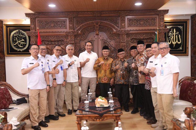 Pertemuan yang berlangsung di Kantor Lembaga Dakwah Komunitas PP Muhammadiyah, Menteng, Jakarta Pusat, pada Senin (22/10/25), ini menjadi ajang silaturahmi sekaligus mempererat sinergi dalam upaya pencegahan dan pemberantasan narkotika di Indonesia.