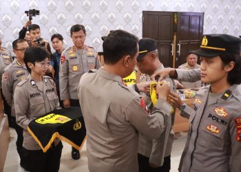 Kegiatan berlangsung di Aula Rupatama Endra Dharmalaksana Mapolresta Palangka Raya, Sabtu (25/10/2025), dengan dihadiri pejabat utama Polda Kalteng, para Kapolsek jajaran, serta personel Polresta Palangka Raya.