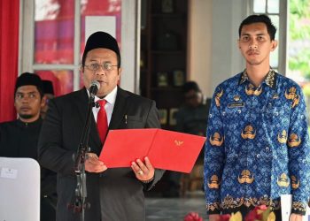 upacara peringatan Hari Sumpah Pemuda ke-97 Tahun 2025 di Halaman Kantor Wali Kota Sabang. Upacara ini turut dihadiri oleh unsur Forkopimda, para kepala OPD, serta ASN di lingkungan Pemerintah Kota Sabang