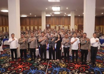 Direktorat Lalu Lintas Polda Kalteng melaksanakan kegiatan Pelatihan Peningkatan Kompetensi Komunikasi yang dilaksanakan di Hotel Aurellia Palangka Raya, Selasa (28/10/2025) pagi.