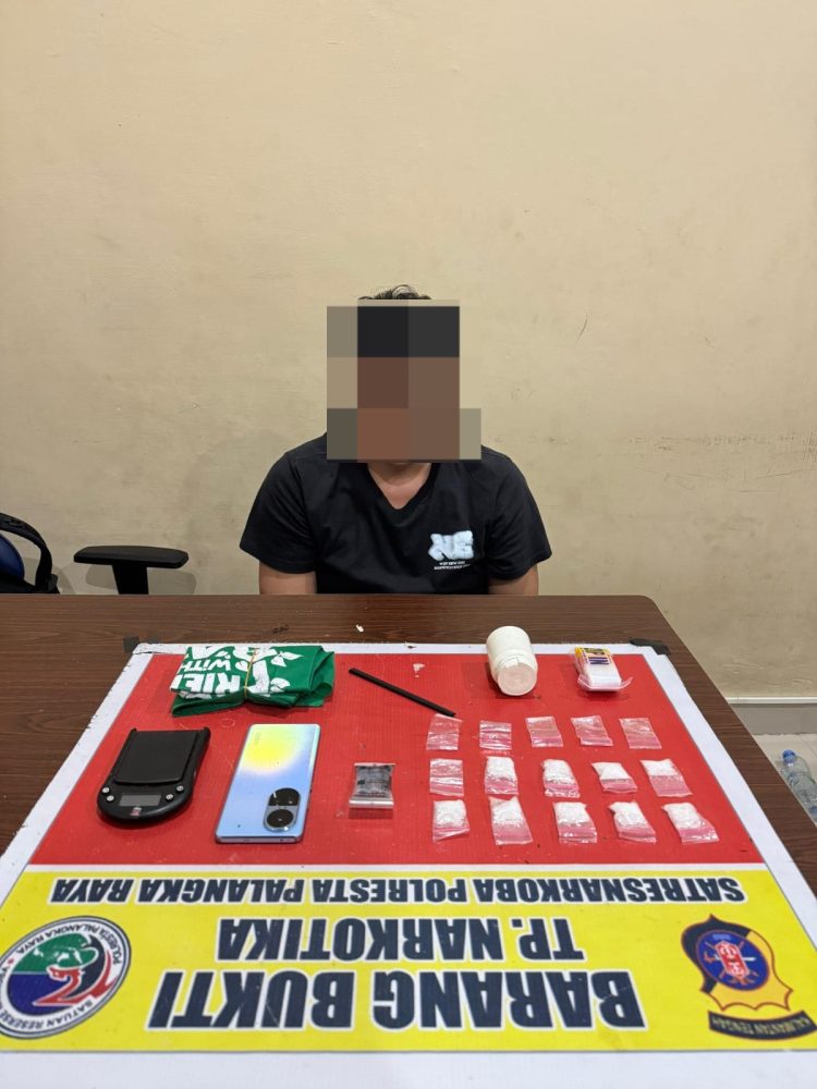 Pelaku berinisial Hr (32) diamankan di Jalan Tumbang Talaken Km. 82 (PT. MAPA Afdeling VII), Kelurahan Mungku Baru, dengan barang bukti 15 paket sabu seberat 22,23 gram.