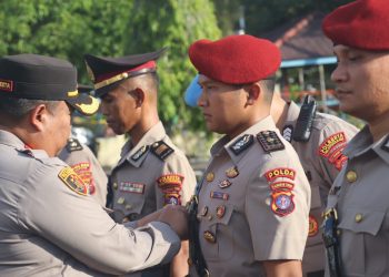 Upacara dipimpin langsung oleh Kapolresta Palangka Raya Kombes Pol Dedy Supriadi, S.I.K., M.H. selaku Inspektur Upacara, dengan Perwira Upacara AKP Suranto, S.H. dan Komandan Upacara IPDA Supriyanto.