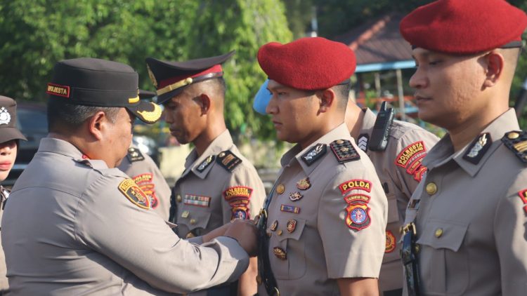 Upacara dipimpin langsung oleh Kapolresta Palangka Raya Kombes Pol Dedy Supriadi, S.I.K., M.H. selaku Inspektur Upacara, dengan Perwira Upacara AKP Suranto, S.H. dan Komandan Upacara IPDA Supriyanto.