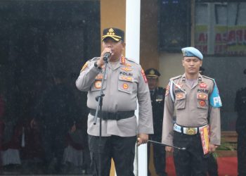 Kapolresta Palangka Raya Kombes Pol Dedy Supriadi, S.I.K., M.H. tetap memimpin pelaksanaan apel pagi di halaman Mapolresta Palangka Raya, Jum’at (3/10/2025).