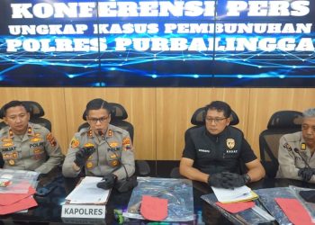 Kapolres didampingi Wakapolres Kompol Agus Amjat, Kasat Reskrim AKP Siswanto dan Kasi Humas AKP Setyo Hadi.