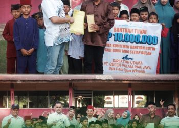 Penyaluran bantuan itu secara resmi dituangkan dalam Memorandum of Understanding (MoU) Nomor 005/MOU/PKS/IV/2025, yang ditandatangani pada Jumat, 10 Oktober 2025 di Desa Kepau Jaya.