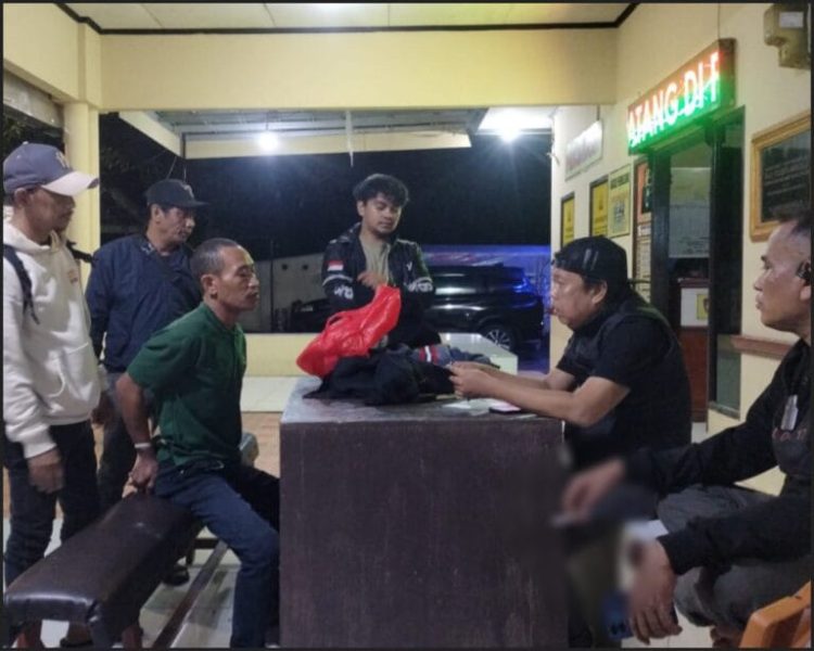 Seorang pria bernama Erwin Cabur (40), warga Kelurahan Bonto Duri, Kecamatan Tamalate, akhirnya ditangkap usai menjadi buronan dalam serangkaian kasus pembobolan toko di Kota Makassar.