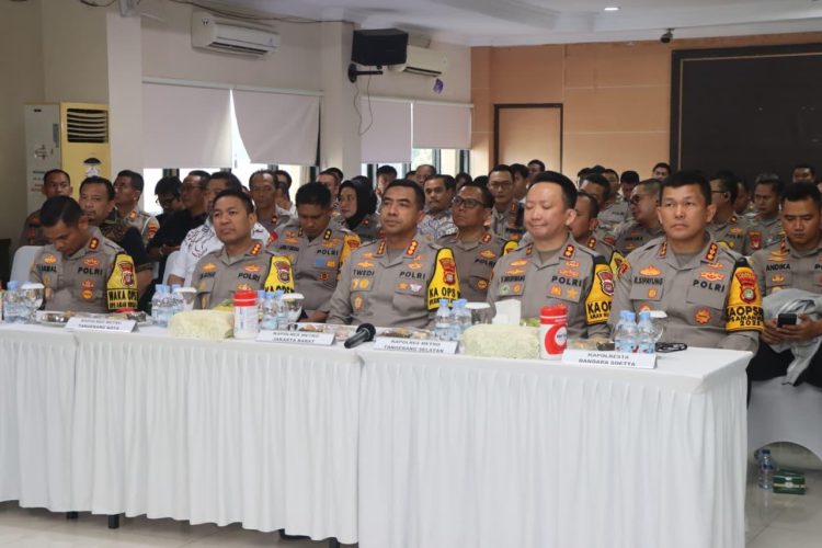 Kapolresta Bandara Soekarno-Hatta (Soetta) Kombes Pol Ronald Sipayung menghadiri pengkajian penjabaran dan implementasi Kebijakan Polri Bidang Opsnal Tahun 2025, Jumat (31/10/2025). Kegiatan yang digelar di Polres Metro Jakarta Selatan itu dipimpin Ketua Tim Pengkajian, Brigjen Pol Marsudianto.