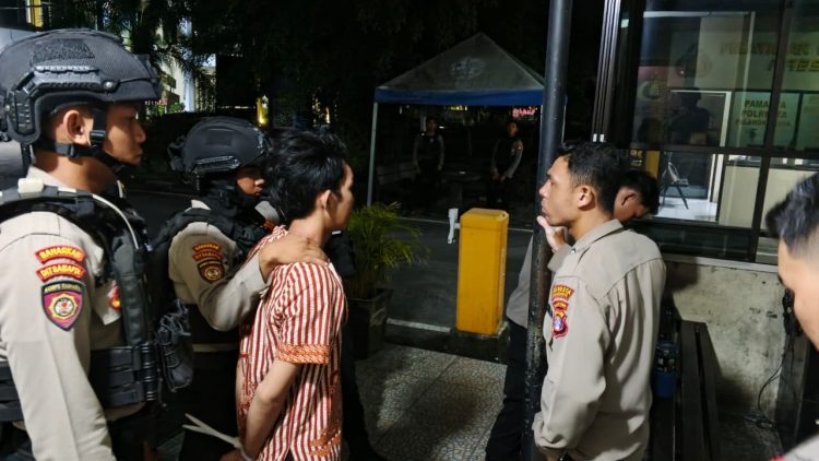 Unit Patroli Perintis Reaksi Cepat (PPRC) Ditsamapta Polda Kalteng terus menggencarkan kegiatan patroli malam, Minggu (02/11/2025).