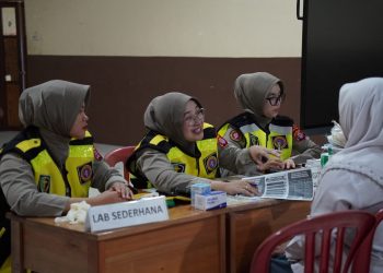 Rumah Sakit (Rumkit) Bhayangkara Tingkat III Palangka Raya Polda Kalteng melaksanakan kegiatan pemeriksaan kesehatan bagi siswa Hasanka Boarding School, Kota Palangka Raya, Senin (3/11/2025).