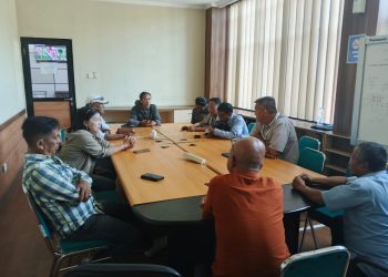 Pertemuan para awak media bersama staff Diskominfo atas kejadian daftar nama wartawan yang diminta panitia.RH/Mitrapolri