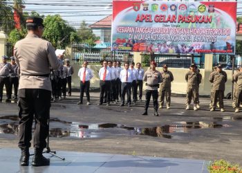 Apel Gelar Pasukan berlangsung di Mapolresta Palangka Raya, Jalan Tjilik Riwut Km. 3,5, Kota Palangka Raya, Kalimantan Tengah, yang dipimpin oleh Wakapolresta, AKBP Moch. Isharyadi Fitriawan, Rabu (5/11/2025) pagi.