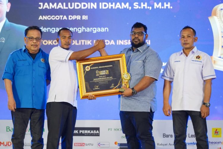 Jamaluddin Idham terima penghargaan sebagai “Tokoh Politik Muda Inspirasi", Rabu 5 November 2025.