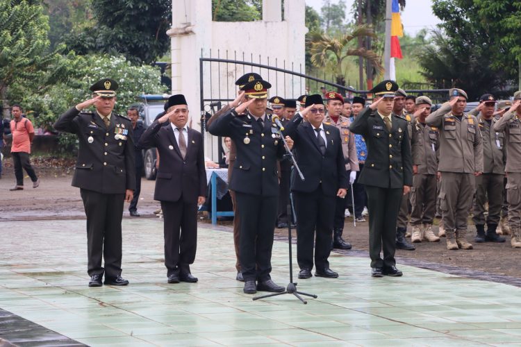 Polres Ogan Ilir bersama unsur Forkopimda Kabupaten Ogan Ilir melaksanakan dua rangkaian kegiatan upacara yang berlangsung di halaman Kantor Camat Indralaya Utara dan di Taman Makam Pahlawan (TMP) Ksatria Seguguk, Indralaya.