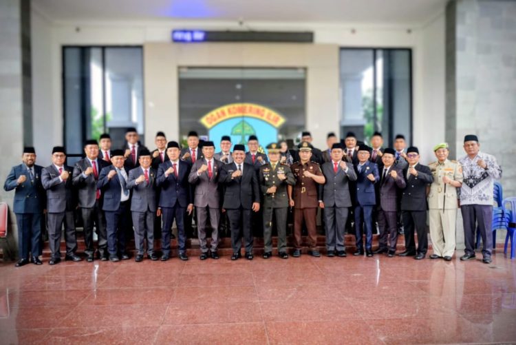 Upacara Peringatan Hari Pahlawan ke-80 Tahun 2025 yang digelar di halaman Kantor Pemerintah Kabupaten Ogan Komering Ilir (OKI), Senin (10/11/2025).