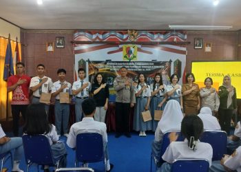 Ditbinmas Polda Kalteng melalui Subditbintibsos melaksanakan penyuluhan paham intoleransi, radikalisme dan terorisme di SMAN 2 Palangka Raya, Selasa (11/11/2025) pagi.