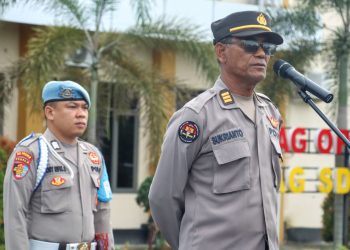 Apel pagi dimulai pukul 07.00 WIB di Mapolresta Palangka Raya, Jalan Tjilik Riwut Km. 3,5, Kota Palangka Raya, Kalimantan Tengah, yang dihadiri oleh para Pejabat Utama, Perwira beserta personel Bintara dan PNS Polri, Selasa (11/11/2025) pagi.
