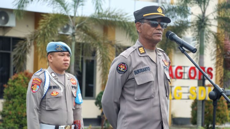 Apel pagi dimulai pukul 07.00 WIB di Mapolresta Palangka Raya, Jalan Tjilik Riwut Km. 3,5, Kota Palangka Raya, Kalimantan Tengah, yang dihadiri oleh para Pejabat Utama, Perwira beserta personel Bintara dan PNS Polri, Selasa (11/11/2025) pagi.