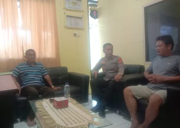 Polsek Rakumpit Polresta Palangka Raya memfasilitasi mediasi sengketa tanah antara dua warga setempat, yakni Marikawan Ihil dan Rinto, Rabu (12/11/2025).