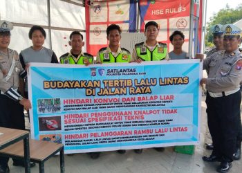 Satuan Lalu Lintas (Satlantas) Polresta Palangka Raya melaksanakan kegiatan Dikmas Lantas melalui program “Polantas Menyapa” di Jalan Mahir Mahar tepatnya di depan Gudang J&T, Kamis (13/11/2025).
