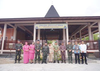 Kapolda Kalimantan Tengah Irjen Pol. Iwan Kurniawan, S.I.K., M.Si. meresmikan Masjid Nuruddua yang berada di kompleks Mako Satbrimob Polda Kalteng, Jl. Tjilik Riwut Km.32, Kota Palangka Raya, Jumat (14/11/2025).