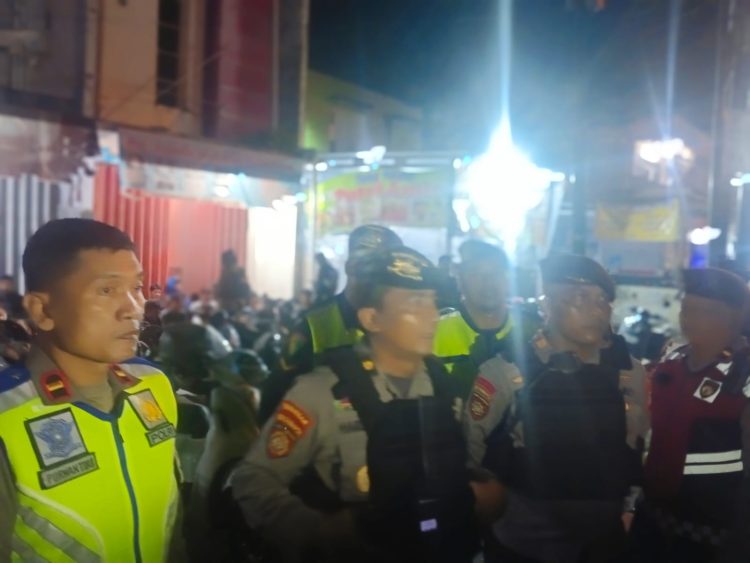 personel Direktorat Samapta (Ditsamapta) Polda Kalimantan Tengah kembali melaksanakan Patroli Perintis Presisi dalam rangka Kegiatan Rutin yang Ditingkatkan (KRYD), khususnya untuk mengantisipasi, membubarkan, dan menertibkan aksi balap liar di sejumlah titik rawan di Kota Palangkaraya. Minggu (16/11/2025).