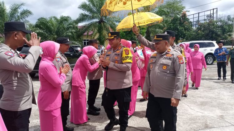 Kapolres Nagan Raya AKBP DR Benny Bathara menggelar kunjungan kerja ke seluruh Mapolsek di wilayah hukum Polres Nagan Raya.