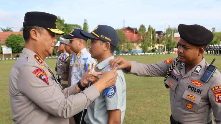 Kegiatan tersebut, secara resmi dibuka oleh Kapolda Kalteng Irjen Pol Iwan Kurniawan, saat memimpin apel gelar pasukan Ops Zebra Telabang 2025, bertempat di Lapangan Barigas, Mapolda setempat, Selasa (18/11/2025).