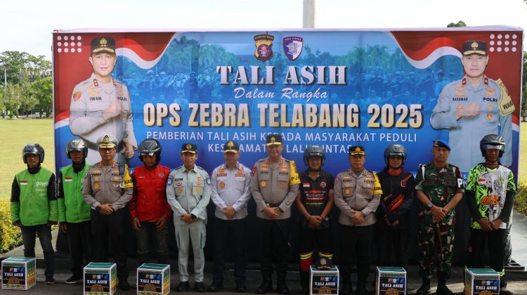 Kapolda Kalimantan Tengah (Kalteng) Irjen Pol Iwan Kurniawan, S.IK., M.Si. berkesempatan memberikan tali asih bagi komunitas Ojek Online, dan Emergency Respon Palangka Raya (ERP).