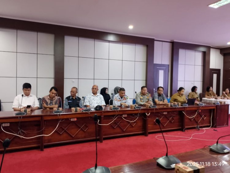 Rapat digelar pada Ruang Rapat Peteng Karuhei I Kantor Wali Kota, Jalan Tjilik Riwut Km. 5,5, Kota Palangka Raya, Kalimantan Tengah, yang dihadiri oleh Iptu Priyoko selaku perwakilan Polresta Palangka Raya, Selasa (18/11/2025) siang.