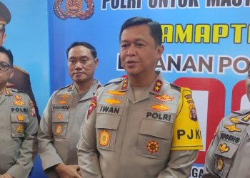 Kapolda Kalimantan Tengah, Irjen Pol Iwan Kurniawan, menggelar sosialisasi layanan Call Center 110 kepada masyarakat di Duta Mall Palangka Raya, Selasa 18/11/2025.
