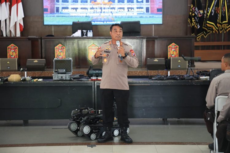 Wadansatbrimob Polda Kalteng AKBP Viddy Dasmasela, S.H., S.I.K., M.M., mewakili Dansatbrimob Kombes Pol. Irwan Jaya, S.I.K.