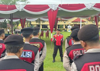 Apel fungsi pengecekan kehadiran dan kekuatan rutin yang dipimpin langsung oleh Kasat Samapta Polres Ogan Ilir, AKP Sutopo, pada Rabu pagi (19/11/2025) di halaman Mapolres Ogan Ilir.