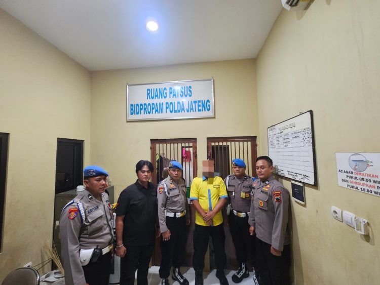 Dalam gelar perkara yang dilaksanakan pada Rabu, (19/11/2025) sore hingga petang, menetapkan yang bersangkutan diduga melakukan pelanggaran Kode Etik Profesi Polri dan memutuskan penempatan dalam ruang khusus (patsus) terhadap AKBP B selama 20 hari, terhitung mulai 19 November hingga 8 Desember 2025.