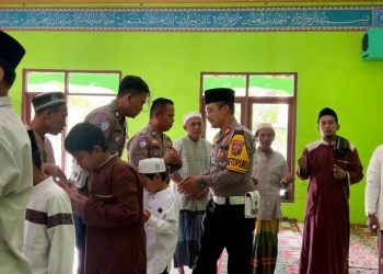 Pada pelaksanaan Sholat Jumat (21/11/2025), Personil Satlantas Polres Kotim mengambil peran sebagai khotib di Masjid Mihfatul Jannah Jl. jenderal Sudirman Km 38 Sampit - Sebabi.