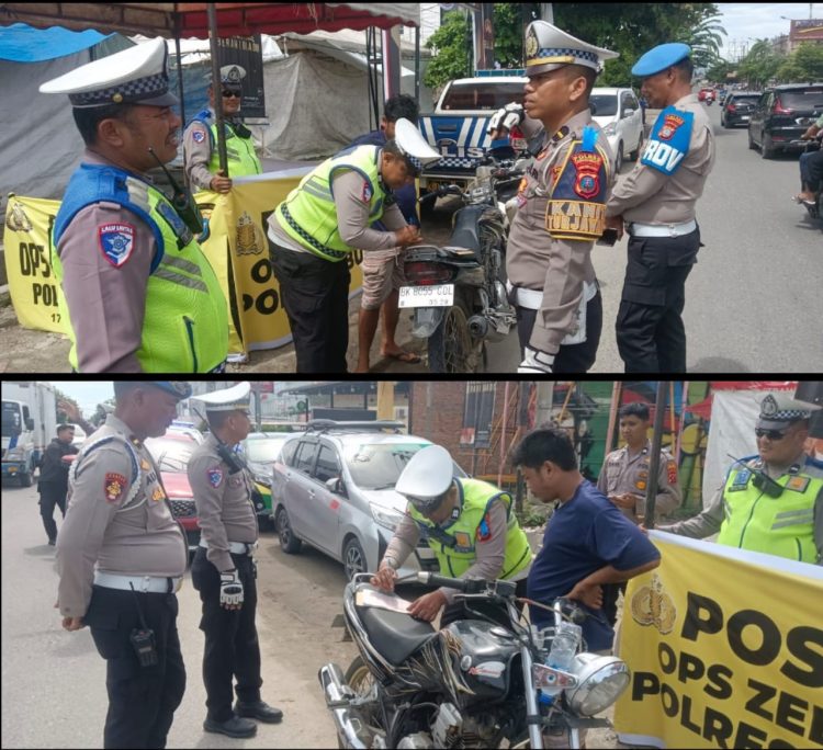 Unit Turjawali Sat Lantas Polres Labuhanbatu melaksanakan kegiatan pengaturan arus lalu lintas dalam rangka Operasi Zebra Toba 2025, Sabtu (22/11/2025) sekitar pukul 10.30 WIB di Jalan Sisingamangaraja, Rantau Prapat, Kabupaten Labuhanbatu.