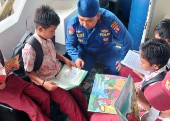 Kehadiran Kapal Melek Huruf KP XVIII- 1006 bisa menjadikan tempat alternatif anak - anak di bantaran sungai das Katingan untuk belajar, mencerdaskan kehidupan bangsa merupakan tujuan yang hendak diwujudkan oleh negara, Ditpolairud Polda Kalteng akan terus ikut serta dalam bagian tersebut.