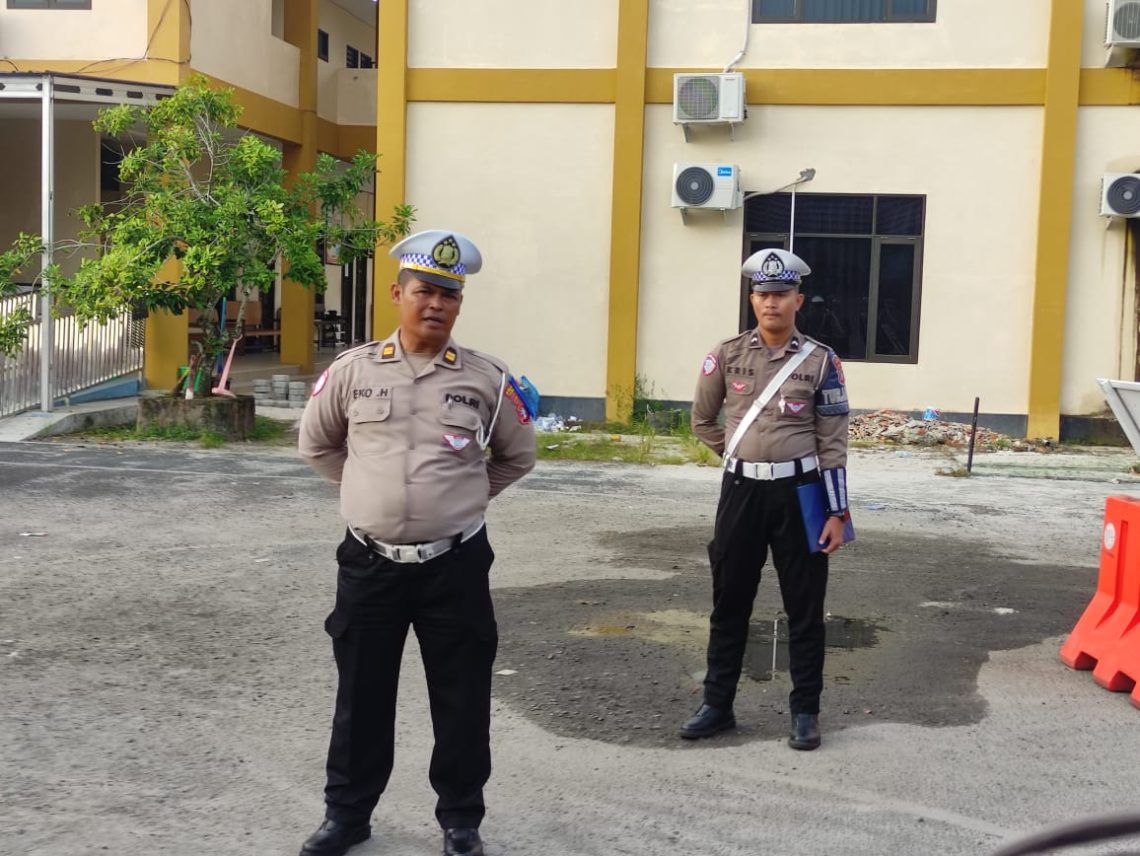 Satuan Lalu Lintas Polresta Palangka Raya melaksanakan apel fungsi di halaman Mako Satlantas Polresta Palangka Raya, Rabu (26/11/2025). Kegiatan berlangsung sejak pagi hari dan dipimpin oleh Wakasat Lantas Polresta Palangka Raya, IPTU Eko Hermawan.