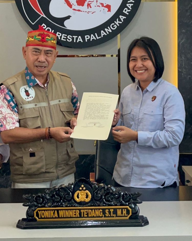 Satuan Reserse Narkoba (Satresnarkoba) Polresta Palangka Raya menerima kunjungan dan penyampaian deklarasi dari Gerakan Dayak Anti Narkoba (GDAN) dalam sebuah kegiatan koordinasi yang berlangsung di Ruang Gelar Perkara Satresnarkoba, Kamis (27/11/2025).