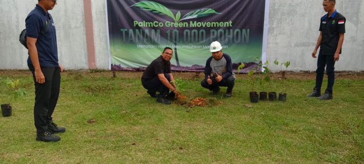 Manajemen PTPN IV Regional I PKS Sei Baruhur melakukan penanaman pohon dalam rangka Program PalmCo Green Movement. Kegiatan yang melibatkan manajer, karyawan, serta perwakilan pemerintah desa ini menjadi simbol komitmen perusahaan dalam mendukung pelestarian lingkungan dan penguatan ekosistem hijau di sekitar area pabrik.