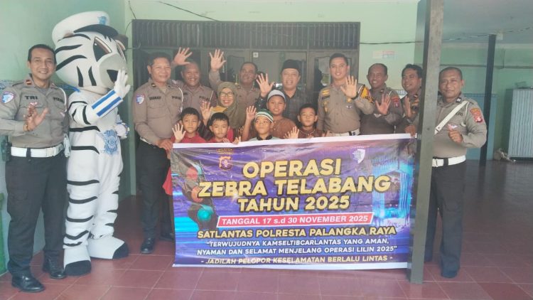 Satuan Lalu Lintas Polresta Palangka Raya menggelar kegiatan Bhakti Sosial bertajuk Polantas Menyapa dalam rangka Operasi Zebra Telabang 2025, Jumat (28/11/2025) pukul 09.00 WIB.