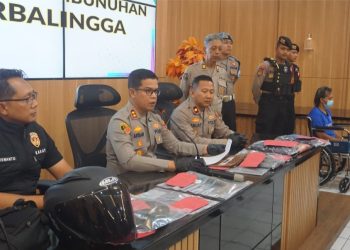 Kapolres Purbalingga AKBP Achmad Akbar dalam konferensi pers menyampaikan, peristiwa dugaan tindak pidana pembunuhan terjadi pada hari Senin (20/10/2025), diketahui sekira pukul 21.15 WIB di sebuah rumah kontrakan yang berlokasi di Jalan Tentara Pelajar, Kelurahan Wirasana.