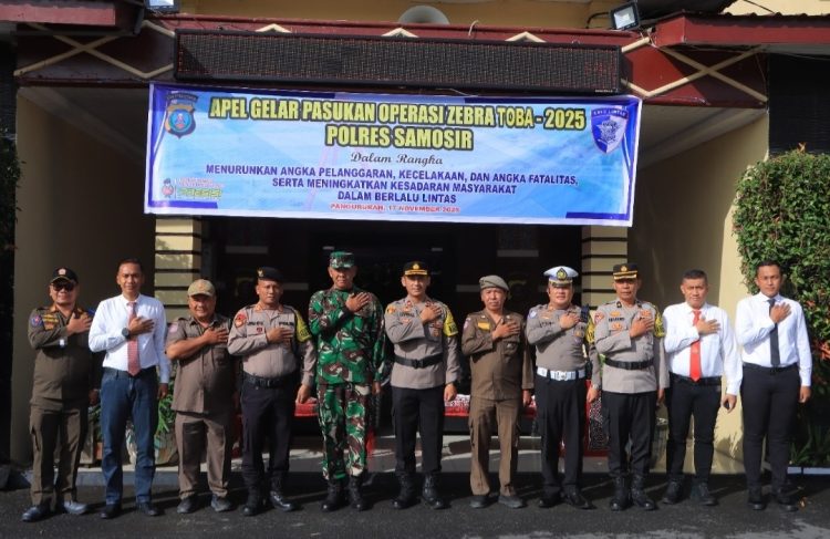 Bertindak sebagai pimpinan apel, Wakapolres Samosir Kompol Briston AM Napitupulu, S.T., S.I.K, sedangkan Kasat Lantas Polres Samosir AKP Natanail Surbakti, S.H., M.H bertugas sebagai Perwira Apel. IPDA Alvius Ginting, S.H selaku Kanit Gakkum Polres Samosir ditunjuk sebagai Komandan Apel.