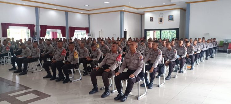 Rumah Sakit (Rumkit) Bhayangkara Tingkat III Palangka Raya Polda Kalteng memberikan pembekalan kesehatan kepada Siswa Diktuk Bintara Polri T.A. 2025 bertempat di Aula Diviacita SPN Tjilik Riwut Polda Kalteng, Senin (1/12/2025) pagi.
