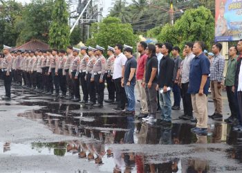 Jajaran Polresta Palangka Raya melaksanakan apel pagi yang dipimpin Kabag SDM AKP Prio Amboro dan diikuti para kabag, kasat, kasi, perwira, serta bintara dan ASN.