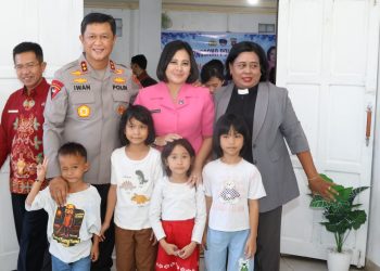 Polda Kalimantan Tengah (Kalteng) menggelar Anjangsana sekaligus pemberian santunan bagi anak-anak di Panti Asuhan, di Kota Palangka Raya, Kamis (4/12/2025) sore.