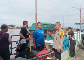 Pada Sabtu, 6 Desember 2025 pukul 16.15 WIB, Aipda Sumardi melaksanakan giat patroli dialogis di kawasan Pelabuhan Rambang yang dikenal sebagai lokasi wisata kuliner di Jalan Riau, Kelurahan Pahandut, Kota Palangka Raya.